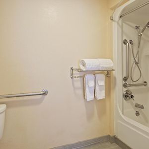 King Room Bath Tub Disability Access Room or Non-Smoking